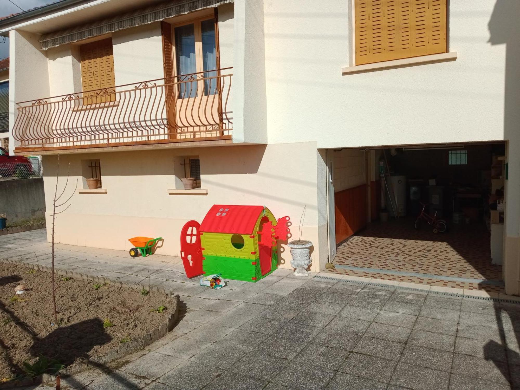 Maison Entiere Avec Parking, Garage Et Jardin Montluçon الغرفة الصورة